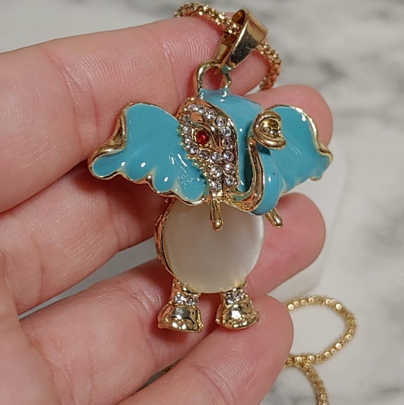 Rhinestone Elephant Necklace - Picture 4 of 4